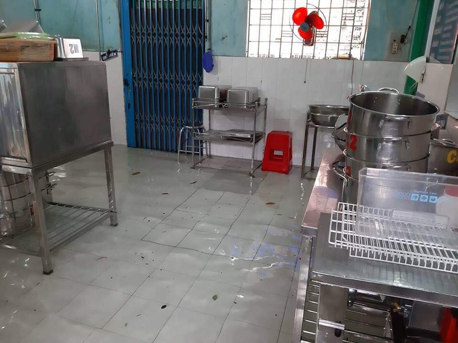 Nhà bếp của Trường MN Tuổi thơ bị ngập nước