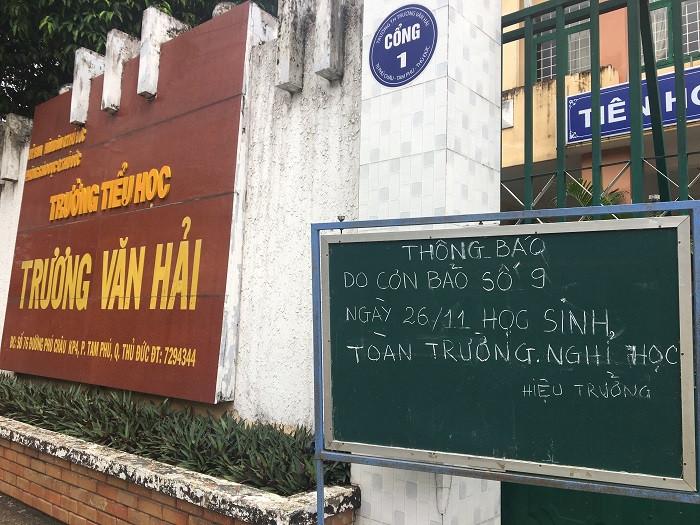 Trường TH Trương Văn Hải, quận Thủ Đức thông báo cho học sinh nghỉ học sáng nay
