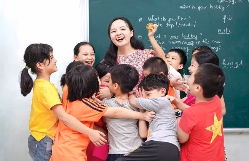 Trong các kỹ năng cần dạy con trẻ cha mẹ nên giáo dục con truyền thống “tôn sự trọng đạo”. Ảnh: INT.