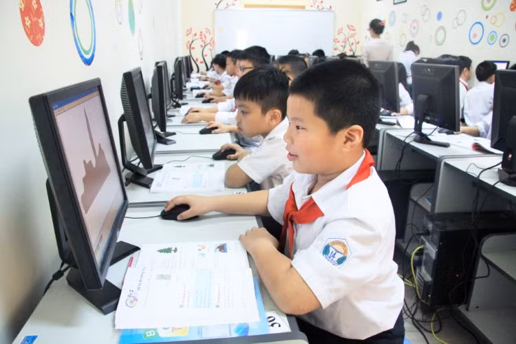 Tiết học Tin học của HS Trường Tiểu học Trần Quốc Toản (Hà Nội). Ảnh: Thiên Thanh