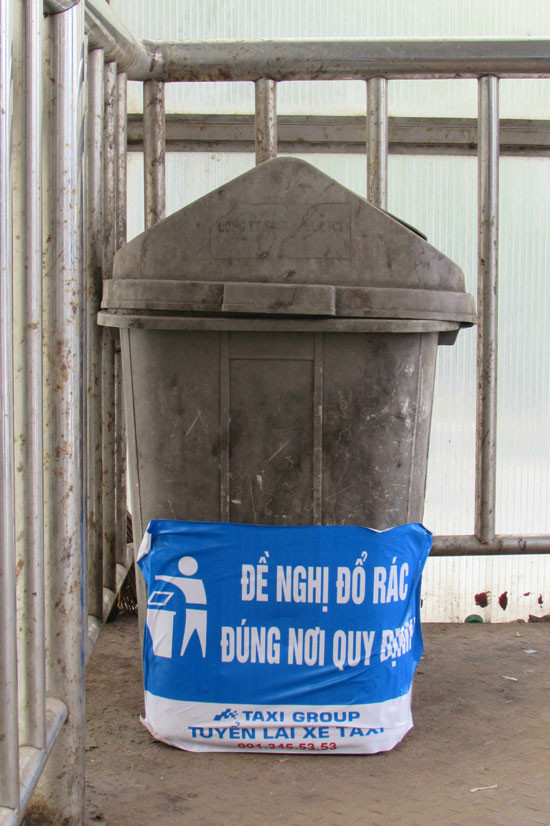 “Vết nhọ” trên cầu bộ hành ảnh 7