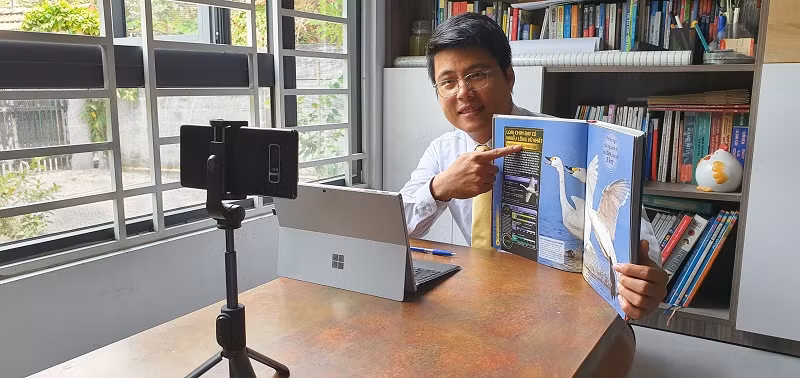 Trường học TPHCM chủ động để sẵn sàng “kích hoạt” việc dạy học trực tuyến khi cần. Ảnh minh họa: T.Lâm