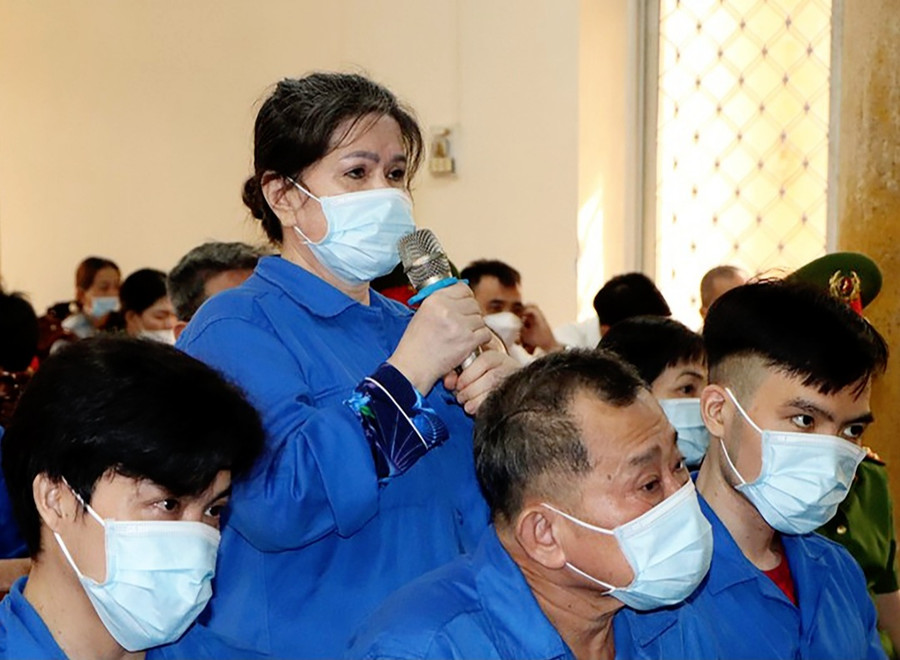 Bị cáo Nguyễn Thị Thủy Liên được xác định là người cầm đầu đường dây tổ chức đánh bạc, đánh bạc. Bị cáo Nguyễn Thị Thủy Liên được xác định là người cầm đầu đường dây tổ chức đánh bạc, đánh bạc.