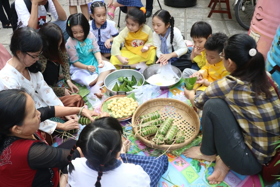 Cần Thơ: HS Tiểu học hào hứng với Ngày hội “Xuân đoàn kết - Tết yêu thương”