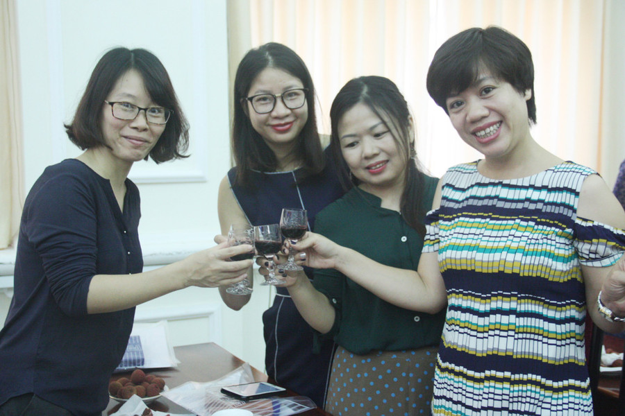 Các phóng viên theo dõi giáo dục tại buổi gặp mặt báo chí tại Bộ GD&ĐT