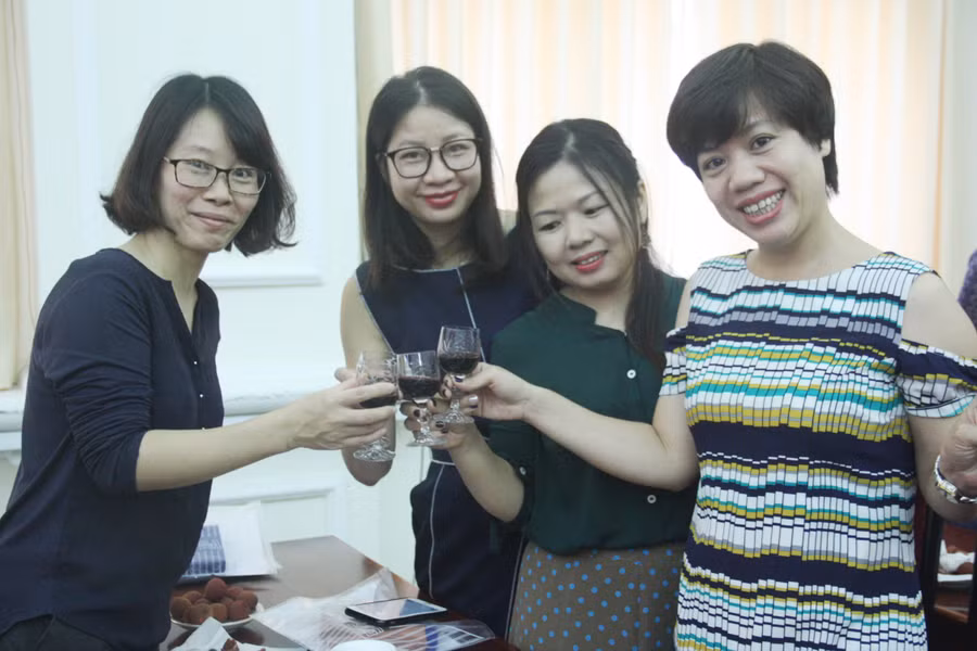 Các phóng viên theo dõi giáo dục tại buổi gặp mặt báo chí tại Bộ GD&ĐT