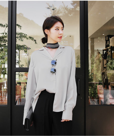 Khăn vuông - phụ kiện không thể thiếu cho mùa hè - Ảnh 10 Khan vuong - phu kien khong the thieu cho mua he - Anh 10