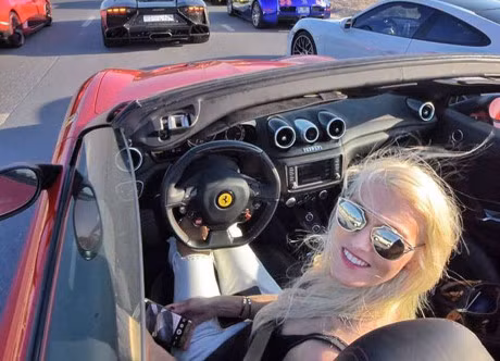 8X xinh dep song xa hoa o Dubai nho nghe lai thu sieu xe - Anh 3