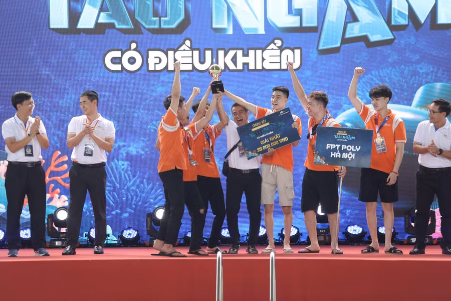 Đội FPT Poly Hà Nội trở thành quán quân tại Cuộc thi.