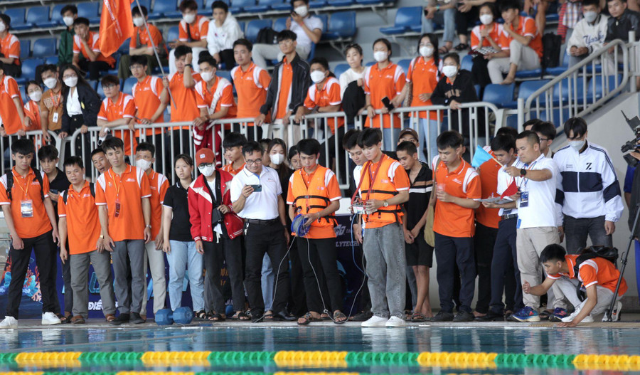 Cuộc thi không chỉ là cơ hội thử sức, kiểm tra năng lực bản thân mà còn mang tới cơ hội học tập, giao lưu nâng cao kiến thức, kinh nghiệm cho sinh viên. Cuộc thi không chỉ là cơ hội thử sức, kiểm tra năng lực bản thân mà còn mang tới cơ hội học tập, giao lưu nâng cao kiến thức, kinh nghiệm cho sinh viên.