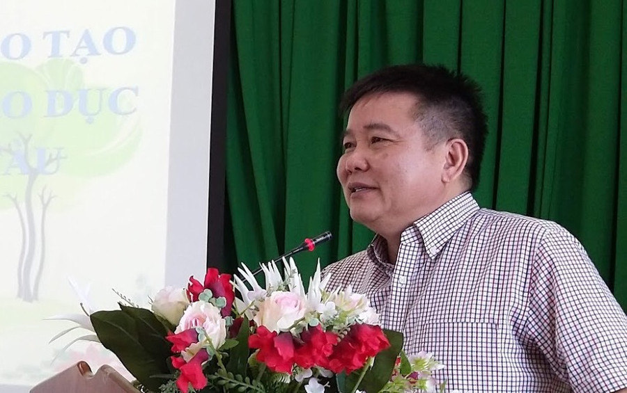 Ông Trần Kim Tự - Phó cục trưởng Cục Nhà giáo và CBQL giáo dục (Bộ GD&ĐT) - trao đổi về công tác tuyển dụng, sử dụng và thực hiện tinh giản biên chế ngành Giáo dục tại Bà Rịa - Vũng Tàu