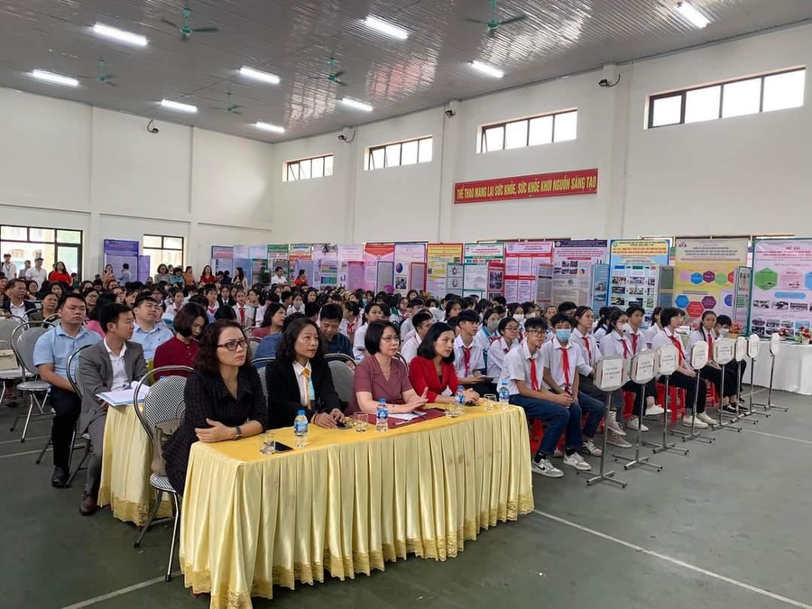 Các đội tham gia Cuộc thi Khoa học kỹ thuật dành cho học sinh THCS thành phố Thái Nguyên, năm học 2022-2023. Các đội tham gia Cuộc thi Khoa học kỹ thuật dành cho học sinh THCS thành phố Thái Nguyên, năm học 2022-2023.