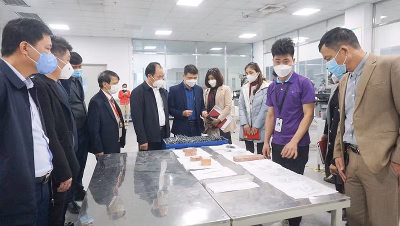 Doanh nghiệp cam kết với các cơ sở đào tạo nhân lực bảo đảm quyền lợi, chế độ cho thực tập sinh. Ảnh: TG