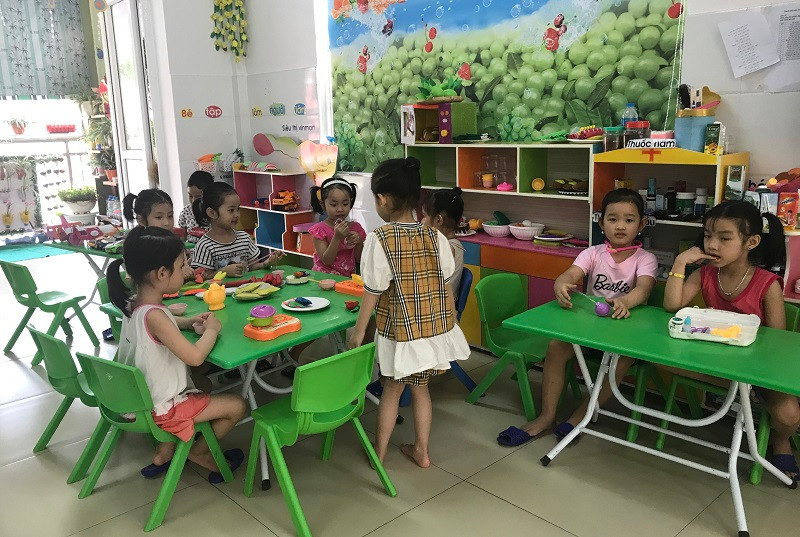 Trẻ chơi mà học tại Trường Mầm non Yên Ninh, Yên Bái. Ảnh: TG Trẻ chơi mà học tại Trường Mầm non Yên Ninh, Yên Bái. Ảnh: TG