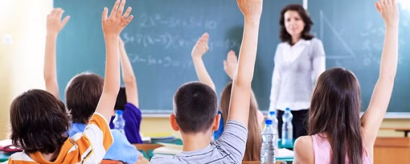 Học sinh Canada luôn luôn cảm thấy thoải mái trong lớp học.