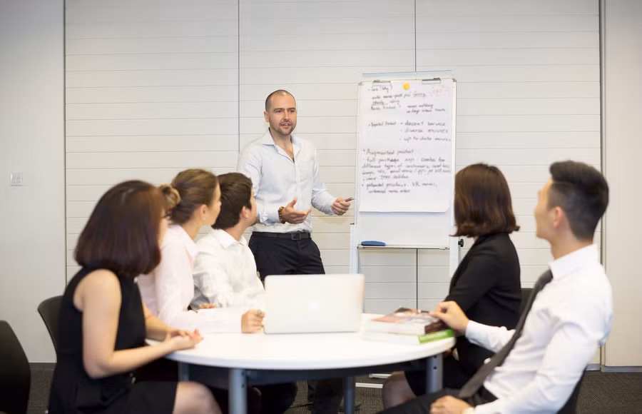 Nhận thấy sự thiếu hụt cũng như tiềm năng phát triển của thị trường nhân lực Logistics, từ 2016, Đại học RMIT Việt Nam đã chính thức đưa vào giảng dạy chuyên ngành “Quản lý Chuỗi cung ứng & Logistics”.