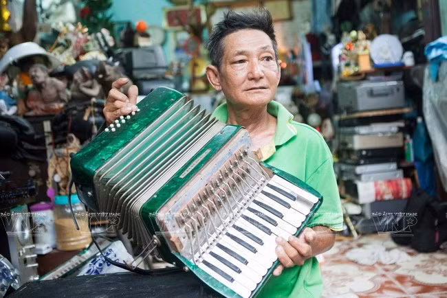 TPHCM: Ngắm “gia tài” đẹp lung linh được tái chế từ rác thải