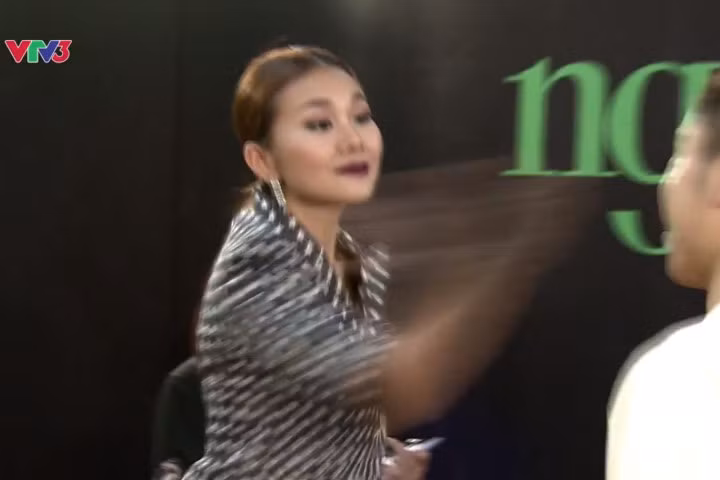 Thanh Hằng thẳng tay tát thí sinh Vietnam Next Top Model trên sóng truyền hình