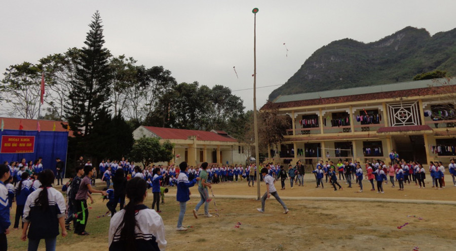 GD kỹ năng thoát hiểm cho HS vùng cao trước bất thường của thiên nhiên không thể xem nhẹ, chủ quan. GD kỹ năng thoát hiểm cho HS vùng cao trước bất thường của thiên nhiên không thể xem nhẹ, chủ quan.