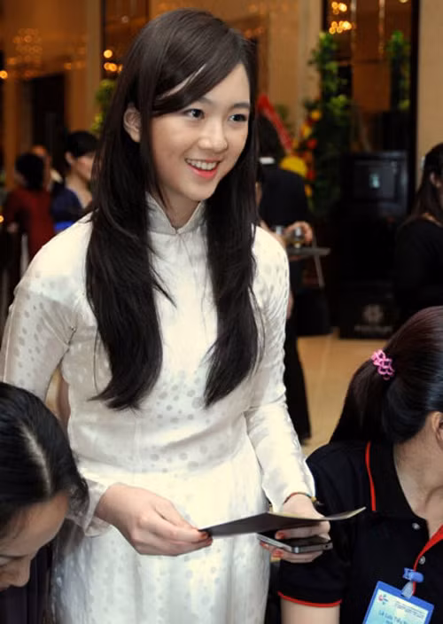 Ở nhà Giáng My hay gọi con gái với nick name thân mật là Bê Bê.