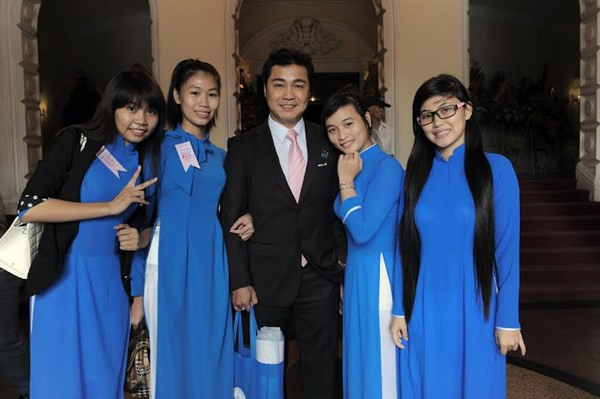 Lý Hùng - Diễm Hương và nụ hôn đầu đời trong 