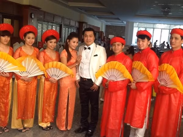Lý Hùng - Diễm Hương và nụ hôn đầu đời trong 