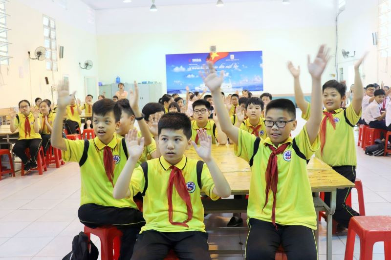 Học sinh hào hứng khi chia sẻ những hiểu biết về xâm hại tình dục