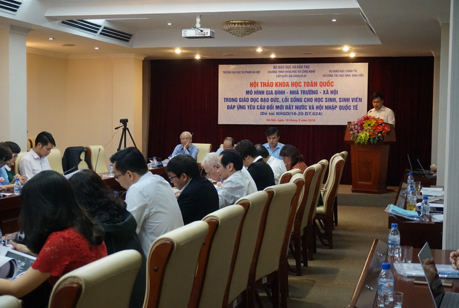 Hội thảo “Mô hình gia đình – nhà trường – xã hội trong giáo dục đạo đức, lối sống cho học sinh, sinh viên đáp ứng yêu cầu đổi mới đất nước và hội nhập quốc tế”.