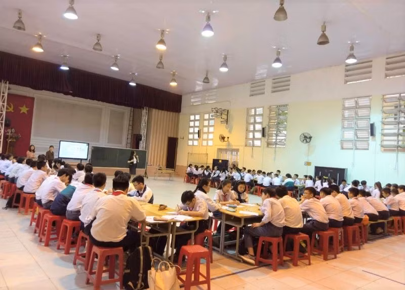 Nhà trường bố trí phòng thể chất rộng rãi cho khóa học