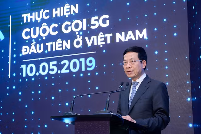 Bộ trưởng Bộ Thông tin và Truyền thông Nguyễn Mạnh Hùng: từ nay chúng ta sẽ không tiếp tục đi sau mà sẽ đi cùng nhịp với những nước đầu tiên trên thế giới.