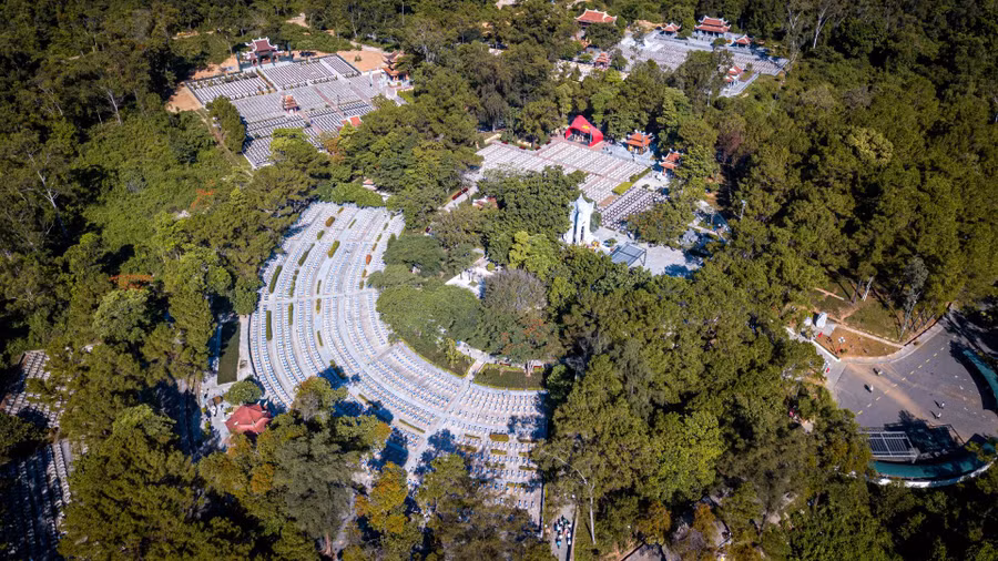 Nghĩa trang quốc gia Trường Sơn.