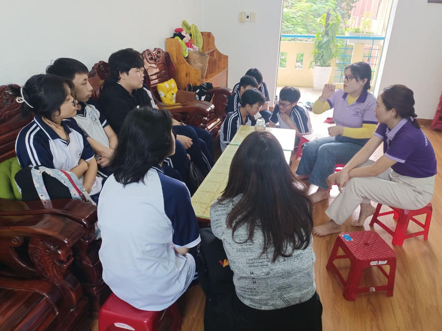 Trung tâm hỗ trợ tâm lý - giáo dục Cadeaux hỗ trợ tư vấn cho học sinh một số trường THCS trên địa bàn Đà Nẵng. Trung tâm hỗ trợ tâm lý - giáo dục Cadeaux hỗ trợ tư vấn cho học sinh một số trường THCS trên địa bàn Đà Nẵng.