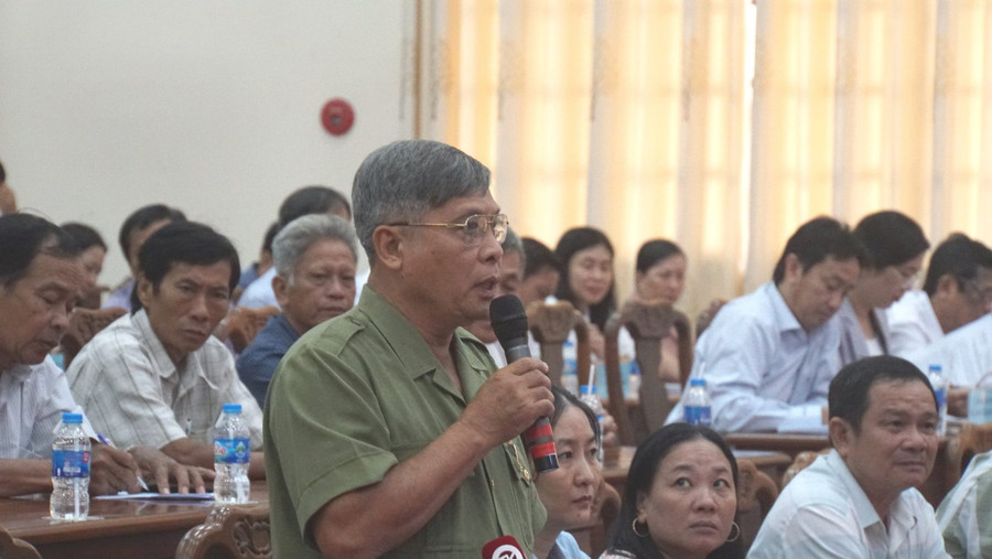 Cử tri TP Cần Thơ kiến nghị với đoàn công tác.