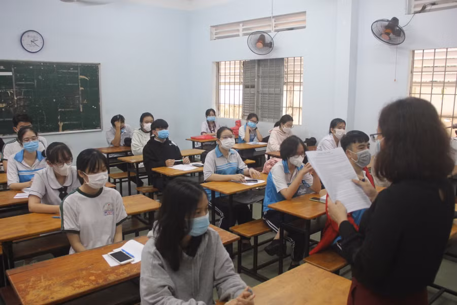 Sinh hoạt quy chế thi.