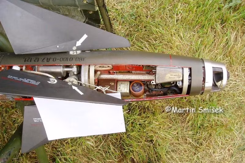 Sức mạnh đáng gờm tên lửa sao chép AIM-9 có đầu nổ nặng hơn 11kg