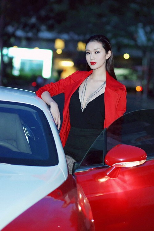 Khánh My gây choáng khi lái “siêu xe” 12 tỷ ảnh 7 Khánh My gây choáng khi lái