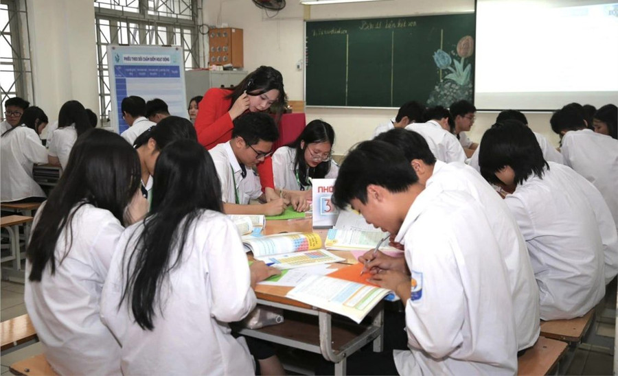 Một lớp học của Trường THPT Hoàng Cầu (Đống Đa, Hà Nội). Ảnh: NTCC Một lớp học của Trường THPT Hoàng Cầu (Đống Đa, Hà Nội). Ảnh: NTCC