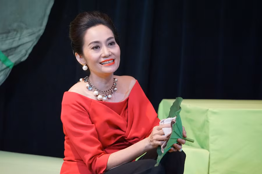 NSƯT Hạnh Thúy.