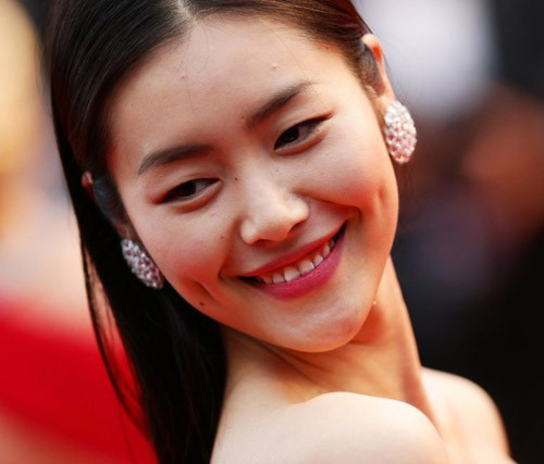 Liu Wen: Từ gái quê đến siêu mẫu giàu nhất châu Á ảnh 1 Liu Wen: Từ gái quê đến siêu mẫu giàu nhất châu Á ảnh 1