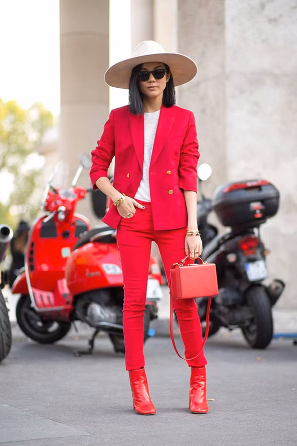 6 bí kíp mặc đồ giúp bạn trẻ hơn tuổi thật ảnh 4