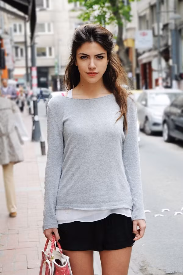 6 bí kíp mặc đồ giúp bạn trẻ hơn tuổi thật ảnh 6