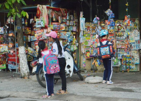 Hạt nở ‘tử thần’ xuất hiện khắp các trường học, đe dọa tính mạng của học sinh - Ảnh 2 Hat no ‘tu than’ xuat hien khap cac truong hoc, de doa tinh mang cua hoc sinh - Anh 2