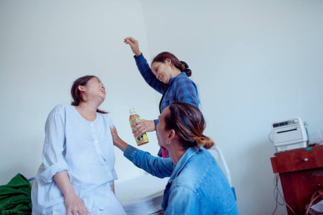 Bộ ảnh chồng gồng mình, cắn răng Bo anh chong gong minh, can rang