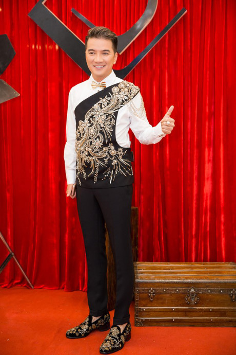 Chị em Ngọc Trinh diện style tương phản nổi bật trên thảm đỏ - Ảnh 5 Chi em Ngoc Trinh dien style tuong phan noi bat tren tham do - Anh 5