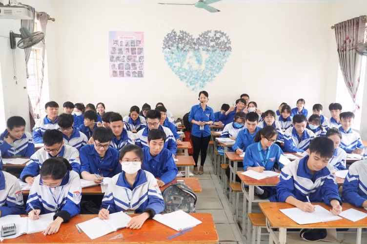 Lớp học hiện tại của Hà tại Trường THPT Hoàng Mai.