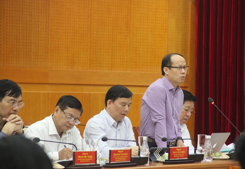 Thành viên đoàn khảo sát trao đổi, đặt câu hỏi cũng như góp ý thêm để TP.HCM hoàn thiện báo cáo về việc triên khai thực hiện Chỉ thị 37