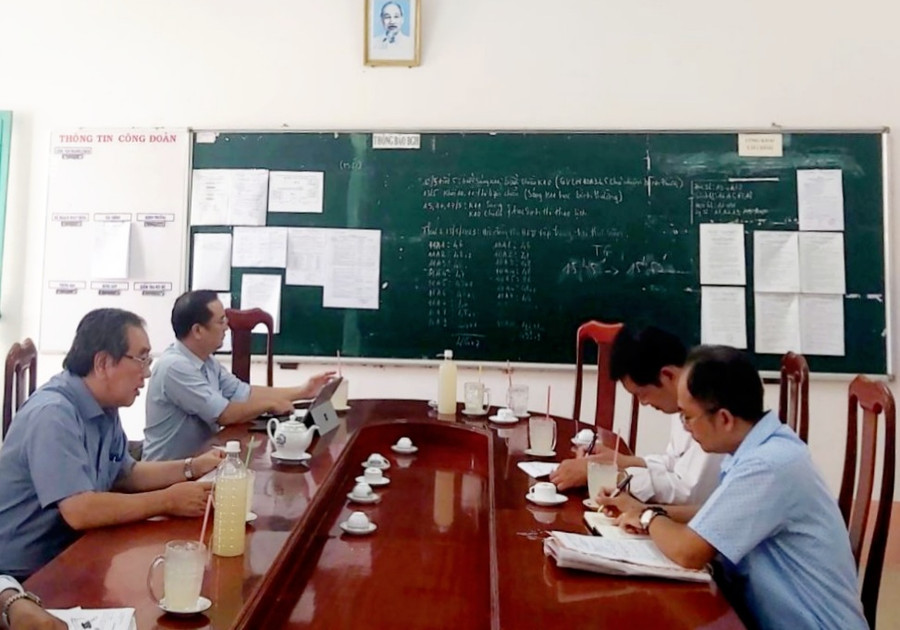 Sở GD&ĐT An Giang kiểm tra công tác chuẩn bị Kỳ thi tuyển sinh vào lớp 10 một số đơn vị trường học trong tỉnh. Sở GD&ĐT An Giang kiểm tra công tác chuẩn bị Kỳ thi tuyển sinh vào lớp 10 một số đơn vị trường học trong tỉnh.
