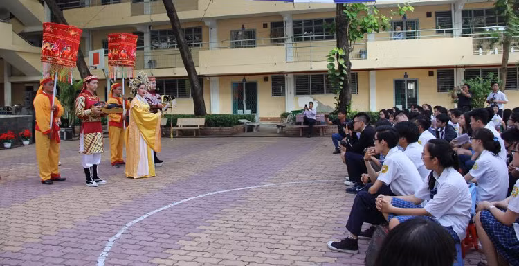 Trường THPT Nguyễn Du, Quận 10 tổ chức nhiều hoạt động ngoại khoá bổ ích cho học sinh. Ảnh: P.Nga