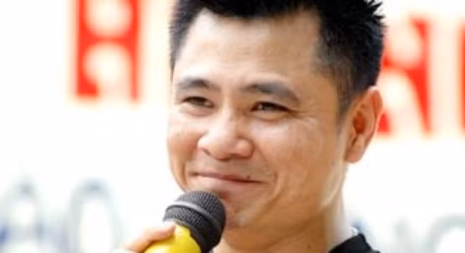 Tự Long chỉ nói 1 câu ngắn gọn về chuyện tái hôn