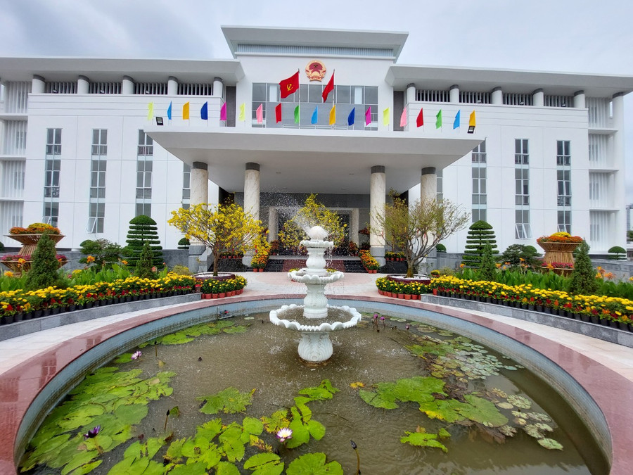 Tết Nguyên đán Quý Mão 2023, UBND tỉnh Sóc Trăng mở cửa để người dân vào tham quan, vui chơi. Tết Nguyên đán Quý Mão 2023, UBND tỉnh Sóc Trăng mở cửa để người dân vào tham quan, vui chơi.